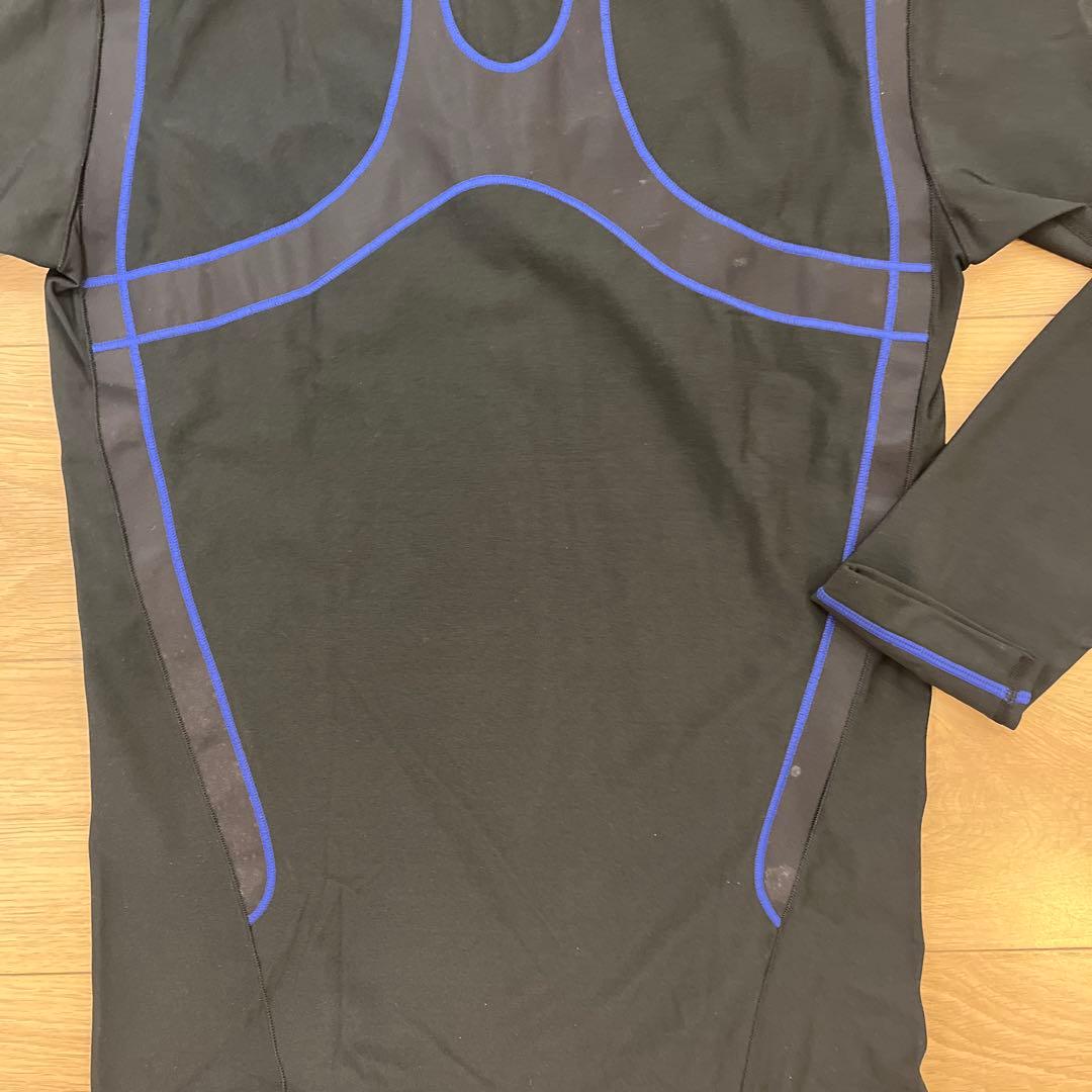 CW-X  長袖モックネックシャツ