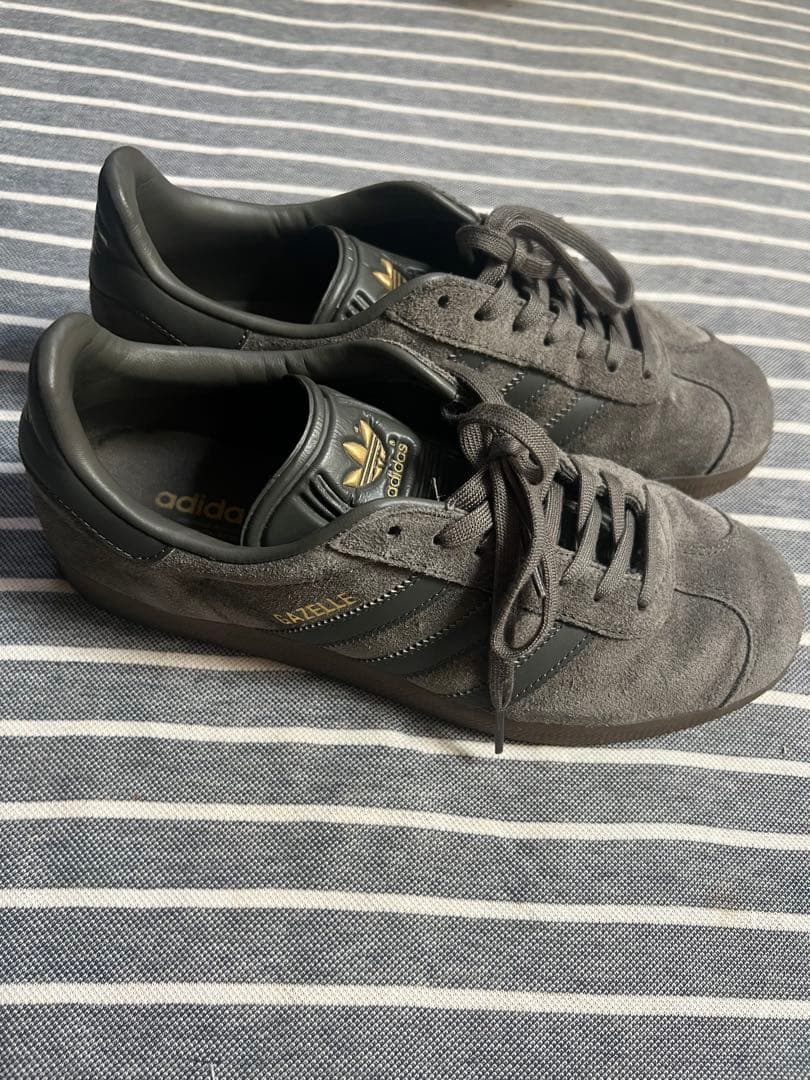 adidas gazelle スエード スニーカー　美品