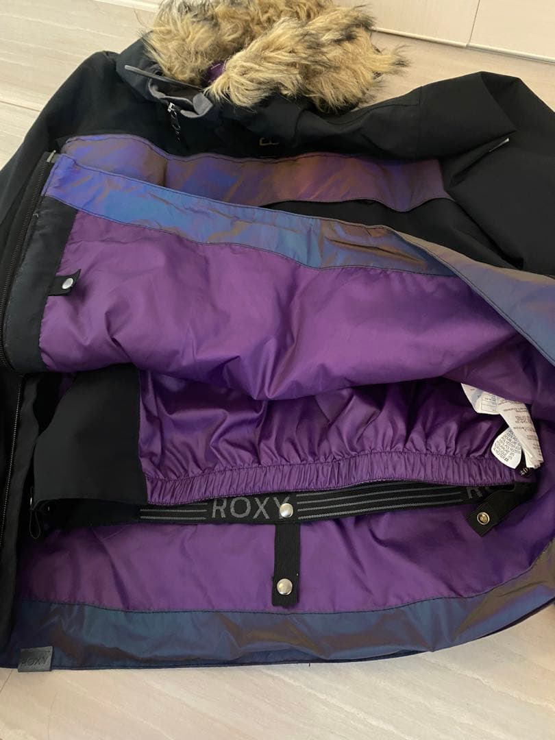 美品☆人気カラー　ROXY スノーボードウェア L