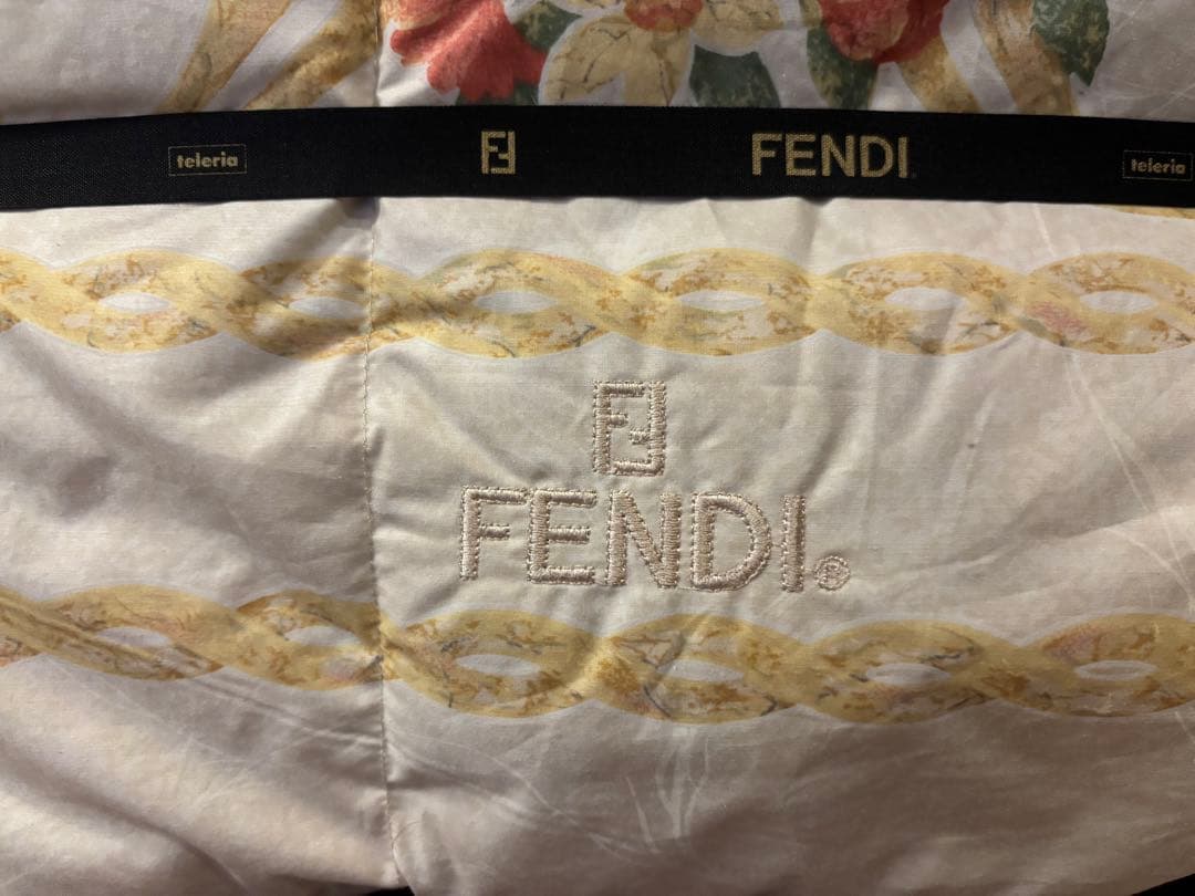 FENDI フェンディ 羽毛肌掛ふとん サイズ150×210㎝❁.*・゜
