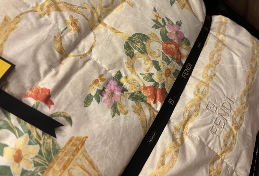 FENDI フェンディ 羽毛肌掛ふとん サイズ150×210㎝❁.*・゜