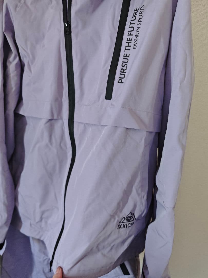 スノーボードやスキー　ウェア　レディース