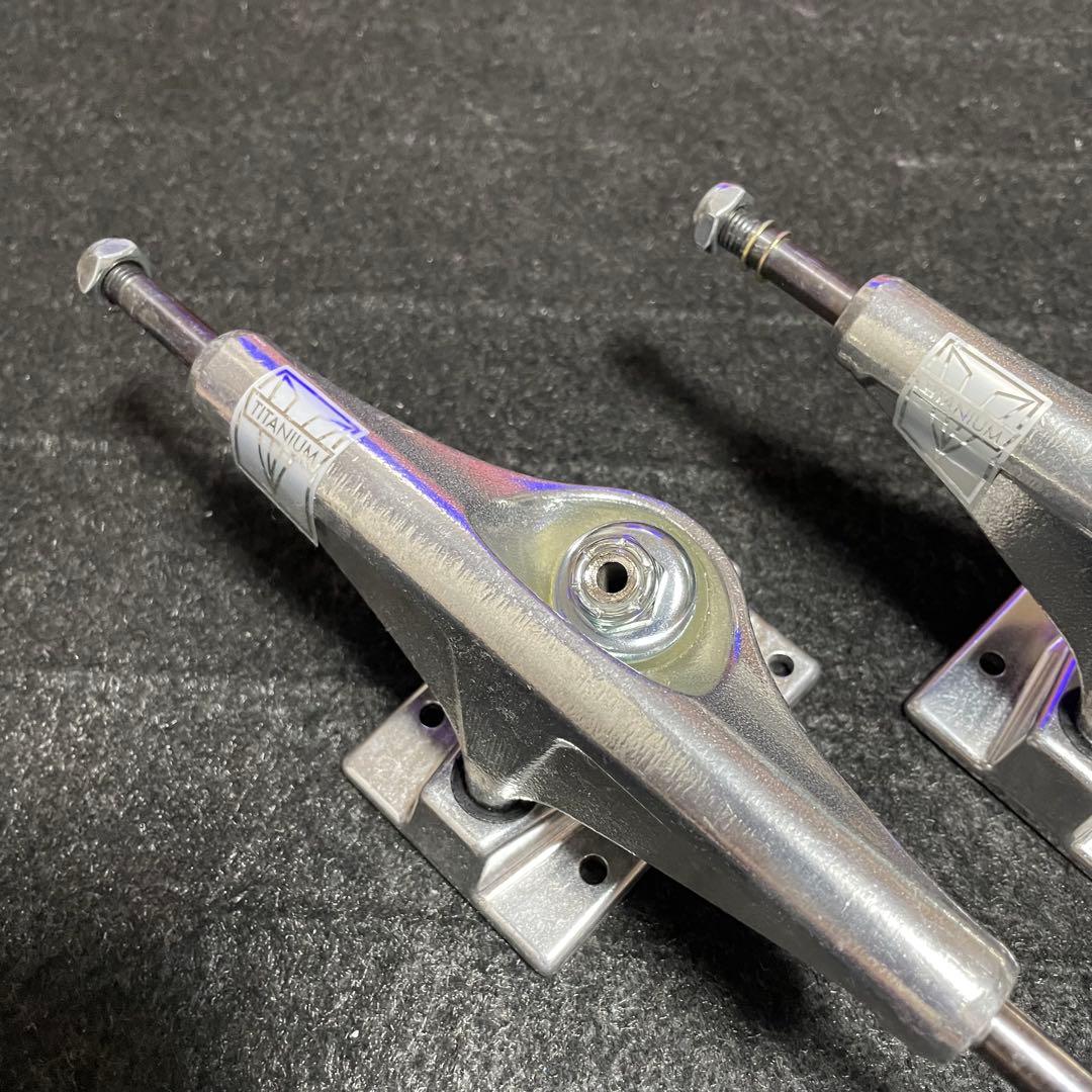 venture ベンチャー　チタニウム　新品　未使用　5.8 スケボートラック