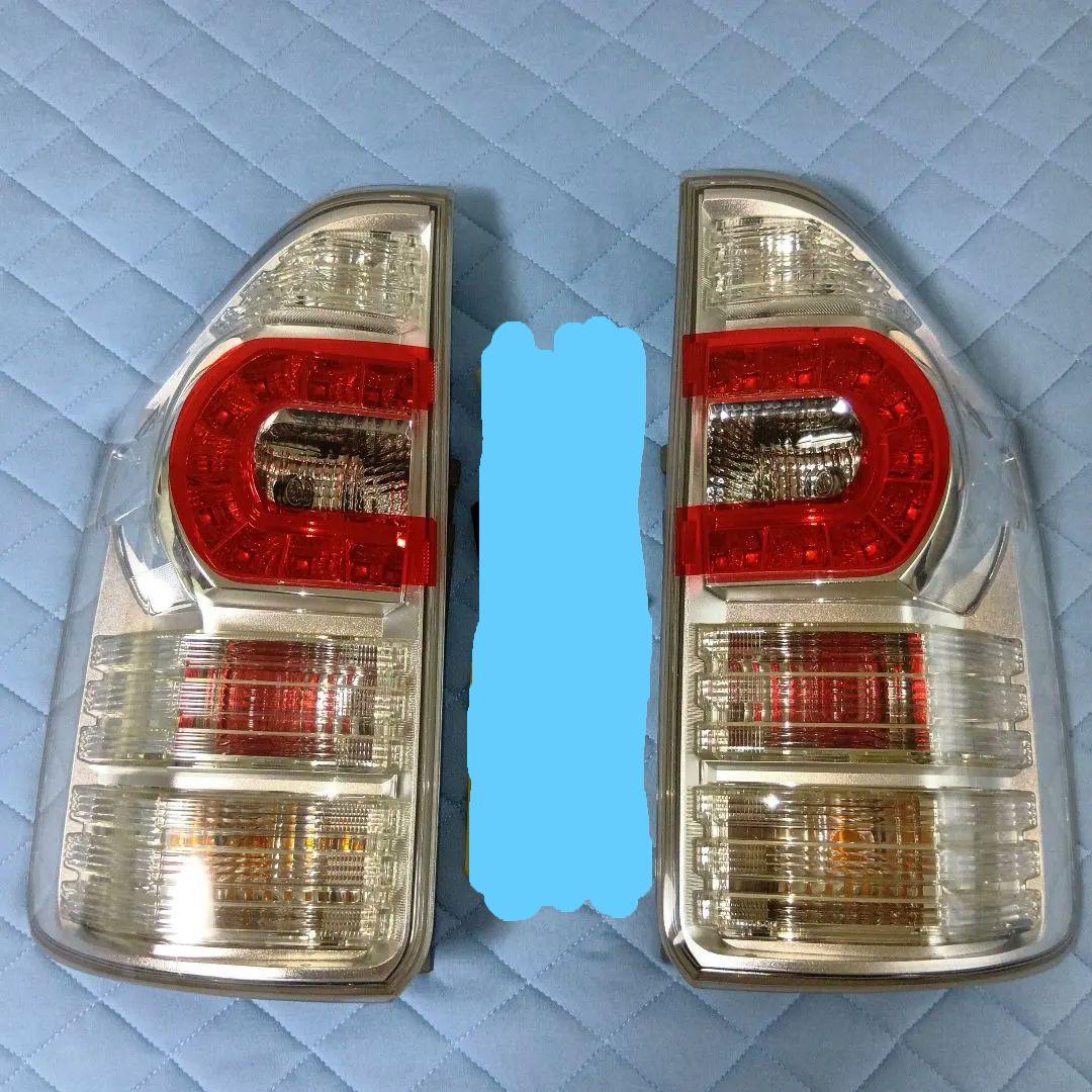 ヴォクシー70系 後期テールランプ - メルカリ