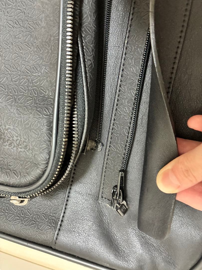 品最終値下げLOEWE ブラックキャリーケース故障部分有り レディース