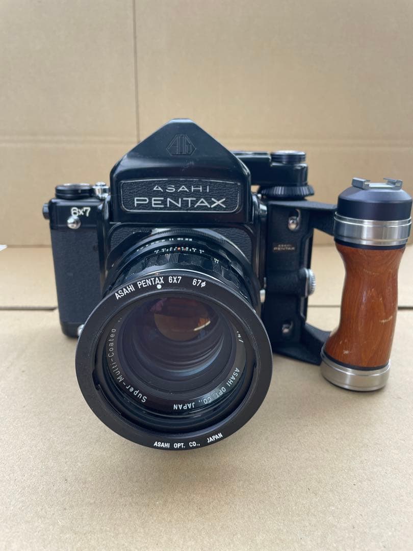 ひ*き様 Pentax 6×7 105mm F2.4 ウッドグリップ付き
