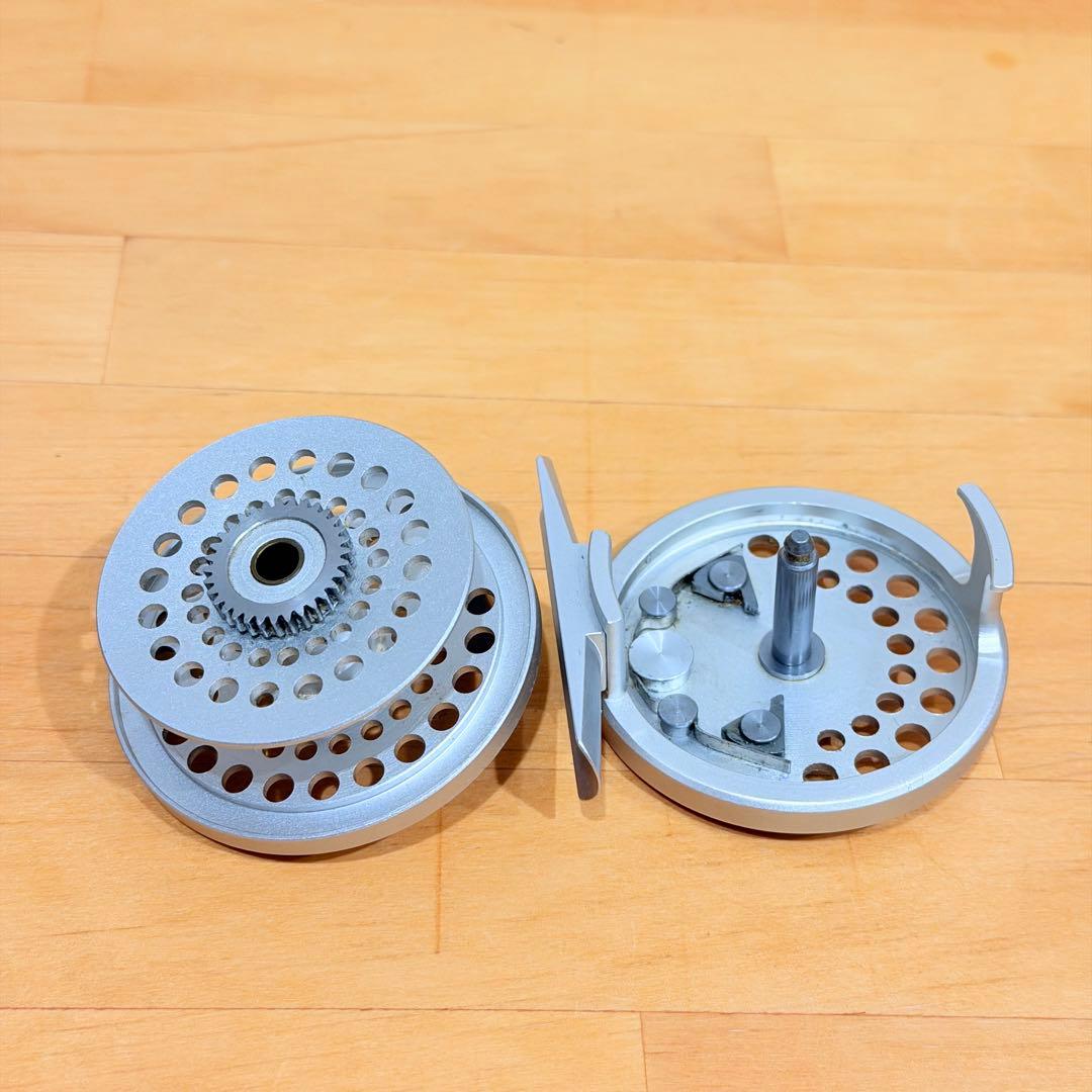 希少 刻印エラー】UFM ウエダ カンタータ 2100 フライ 渓流 トラウト