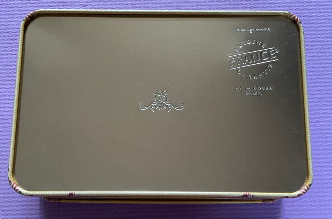 ラ・キュール・グルマンドの缶 ニューヨーク店 空き缶