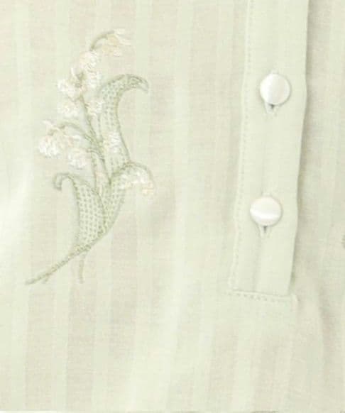 ◎新品未使用タグ付き　narue　ナルエー　パジャマ　すずらん刺繍　グリーン系