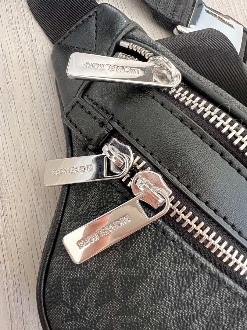 MICHAEL KORS マイケルコース　ウエストポーチ