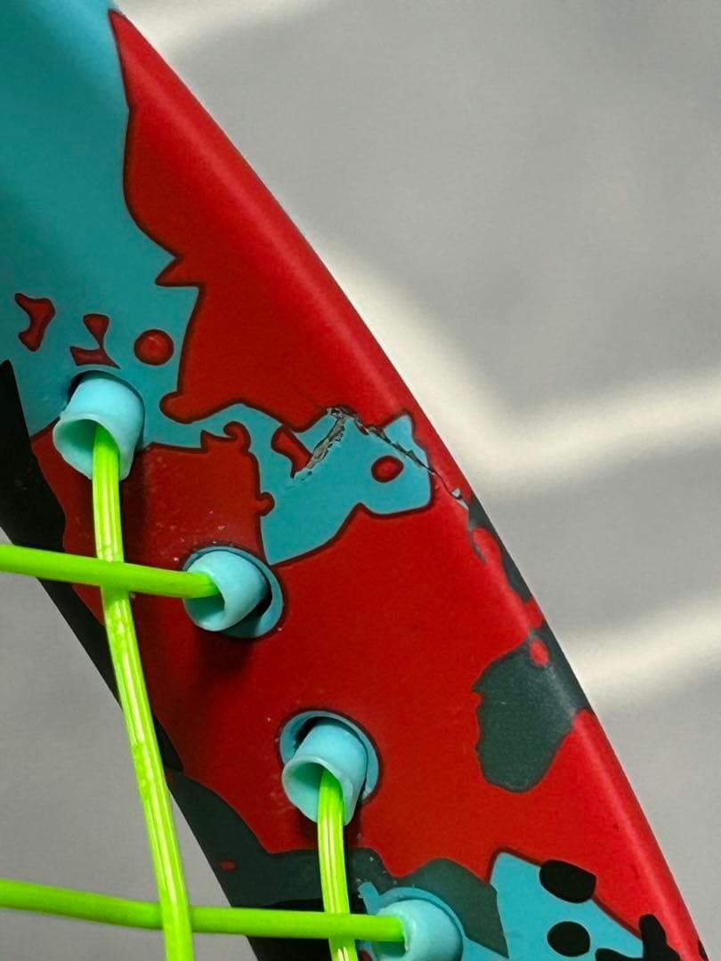 ジオブレイク70vヨネックス　少しひびがあり