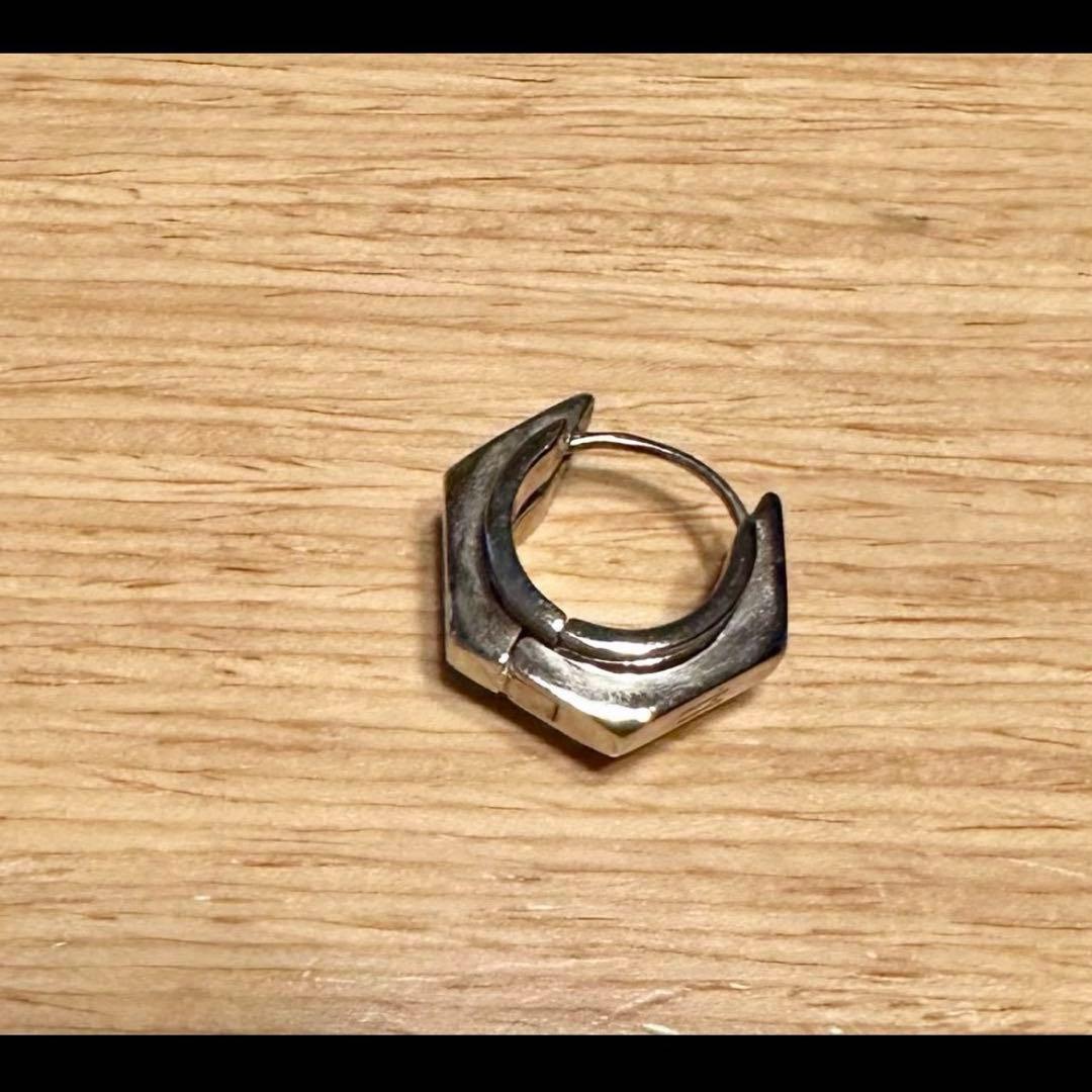 ## メゾンマルジェラ　ボルト&ナット　リジッドピアス