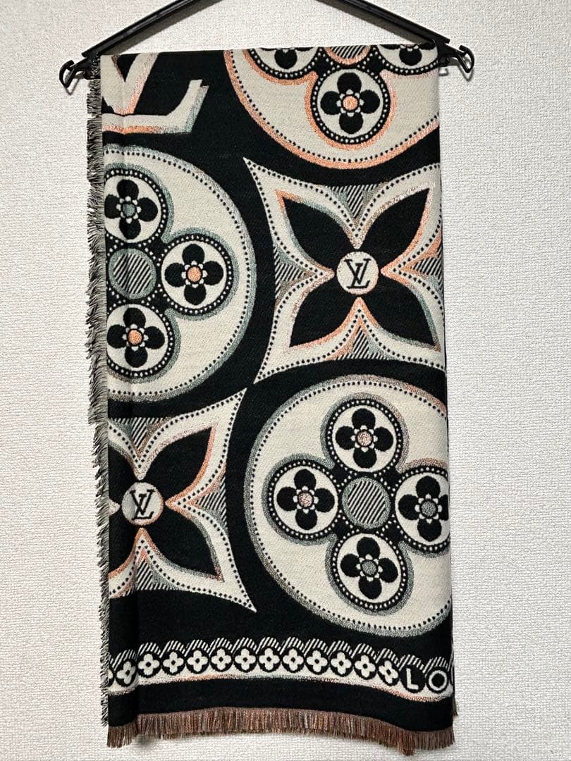 ヴィトン ストール ブラック ベージュ
