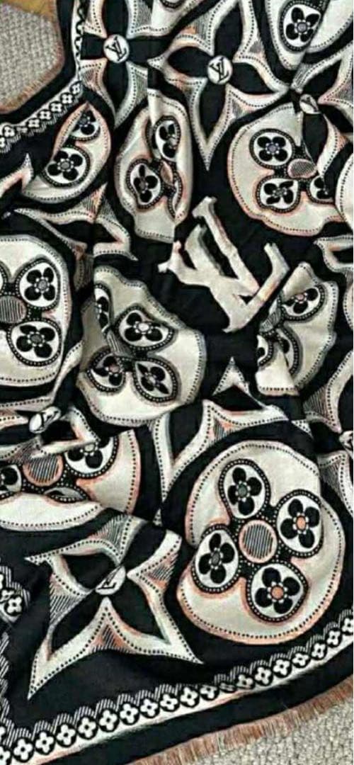 ヴィトン ストール ブラック ベージュ