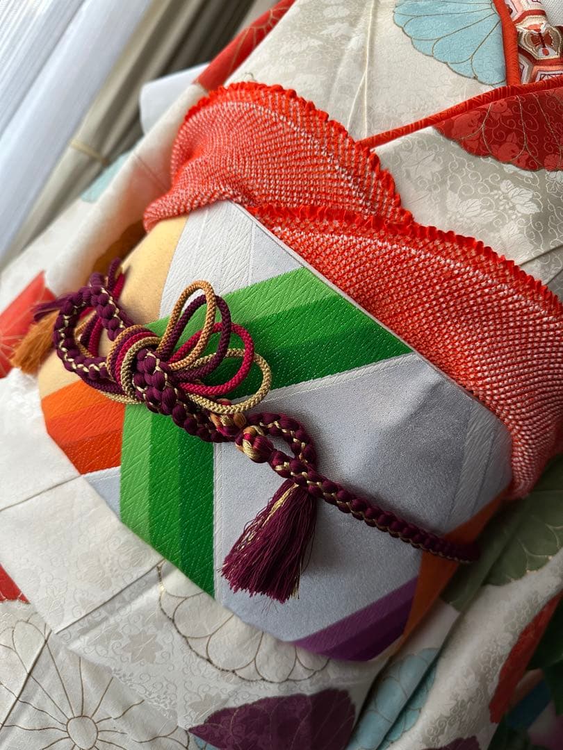 振袖フルセット クリームホワイト×マルチカラードット菊紋 金駒刺繍