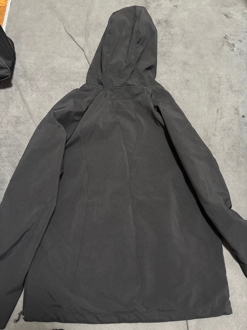 686 ブラック フード付きウェア