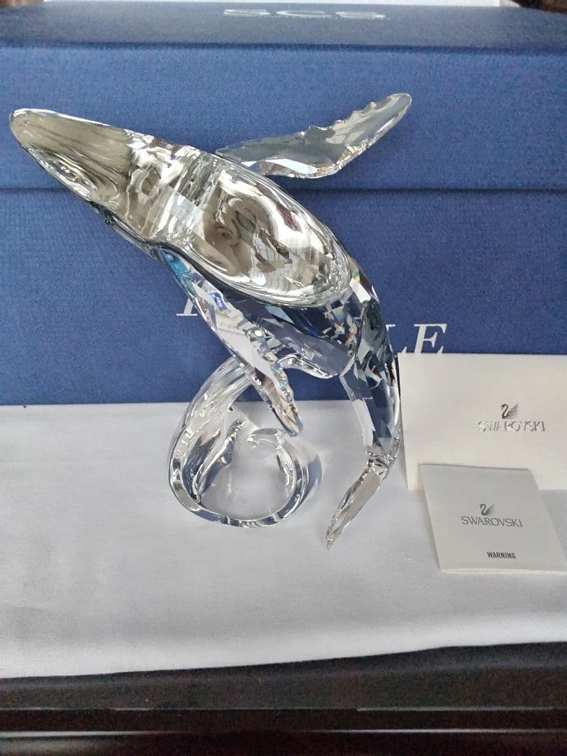 スワロフスキー置物レアー、限定品、【SCS会員限定ザトウクジラ