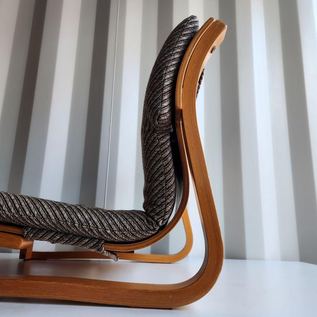 徳島県立工業技術センター　新日本木工　曲木　低座椅子　胡坐楽座椅子　腰痛防止