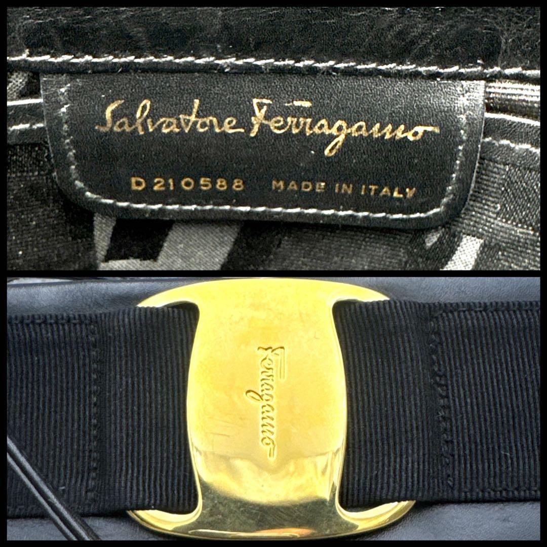 サルバトーレフェラガモ　ヴァラリボン　ゴールド金具　ショルダーバッグ　がま口　黒