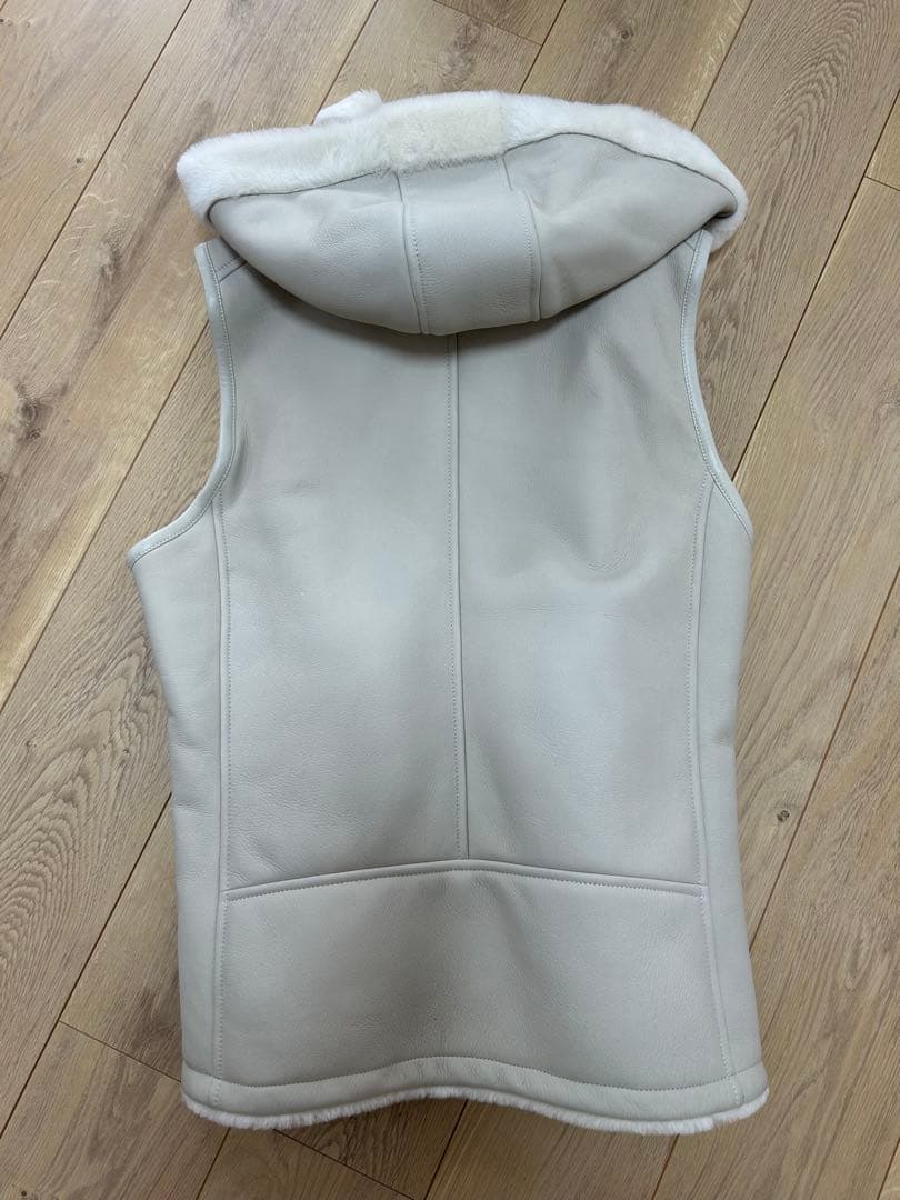 トップス 1PIU1UGUALE3 SPANISH MOUTON VEST