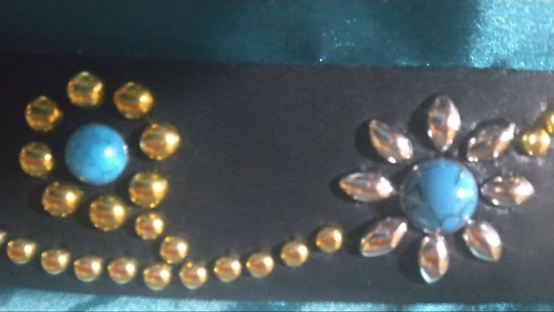 昭南ベンズレザーツタ&フラワースタッズベルト　タイプB　ターコイズ