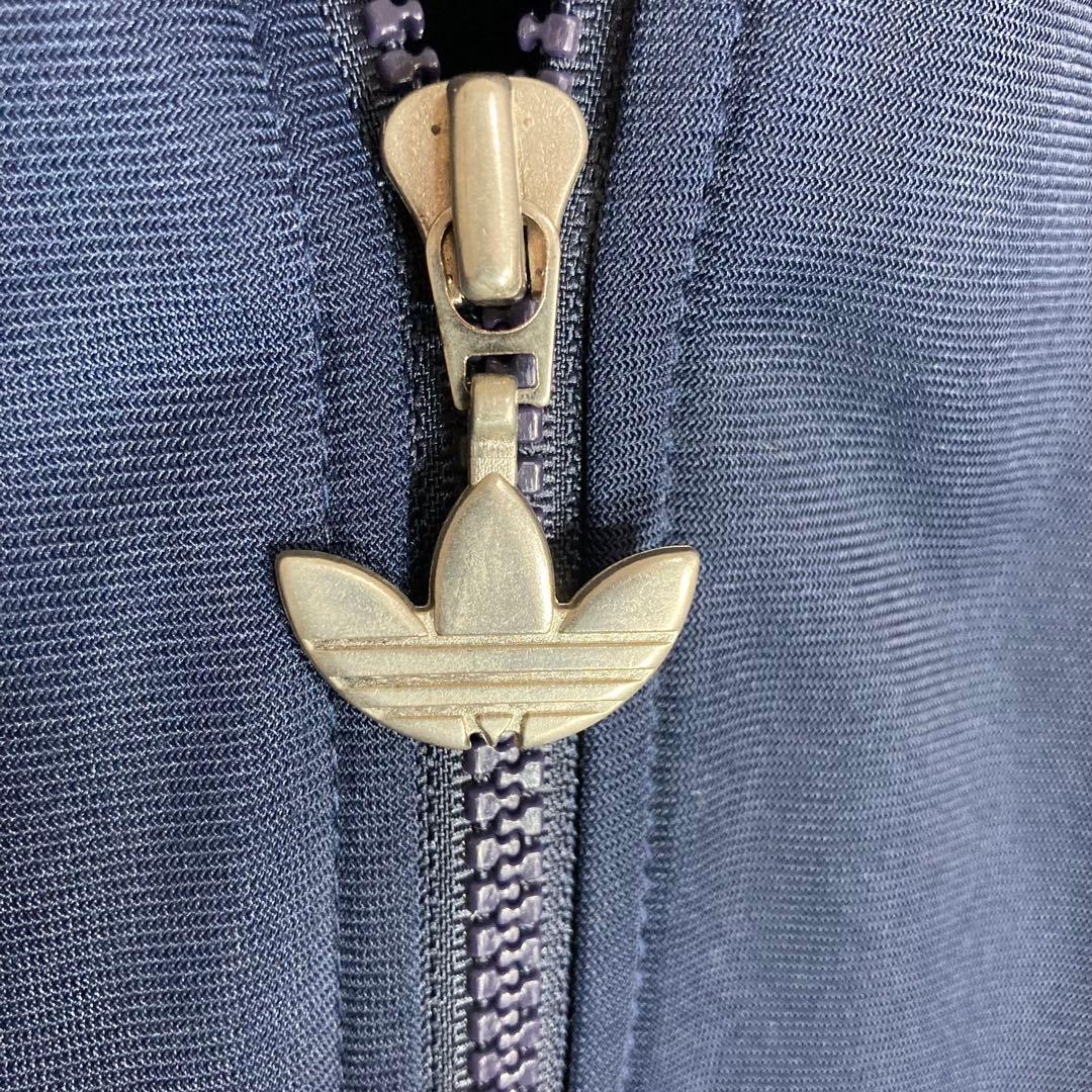 adidas ネイビー ジップアップ　トラックジャケット　刺繡ロゴ　3本ライン