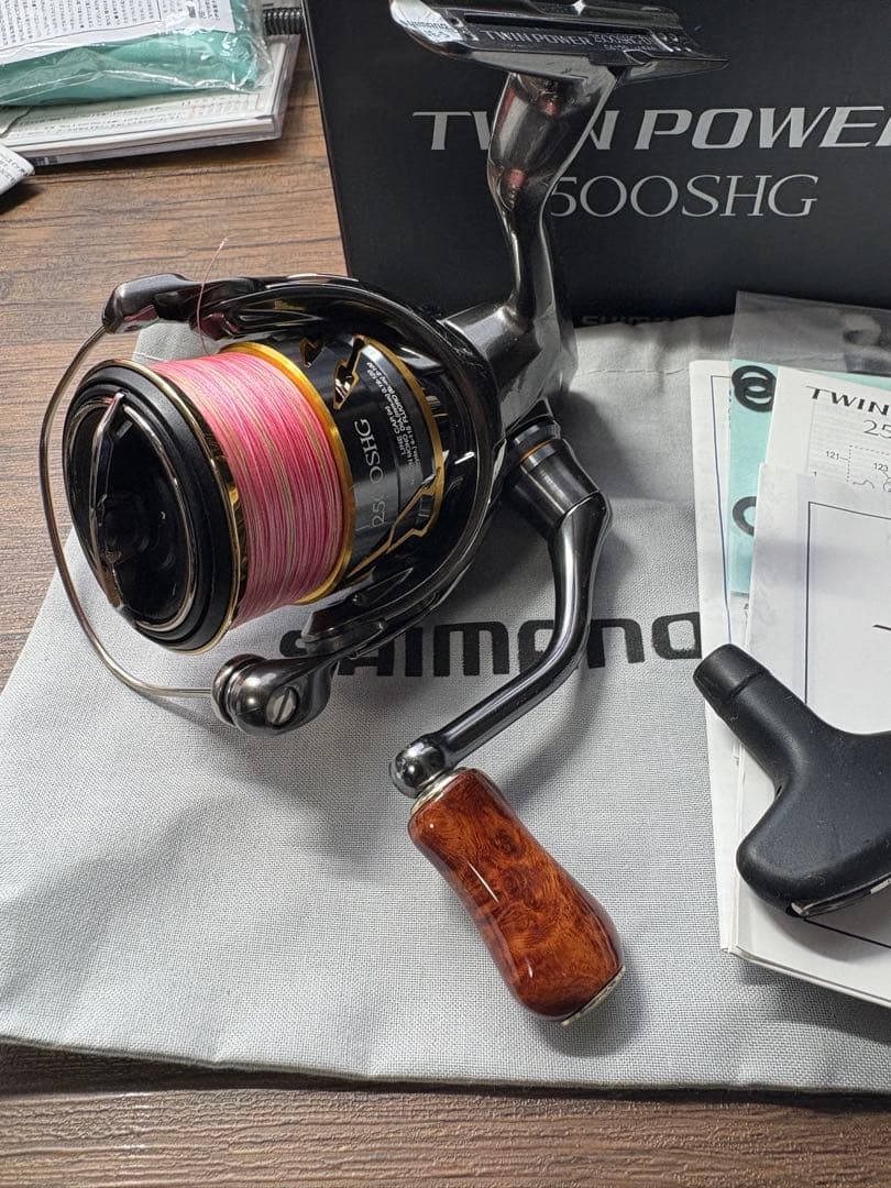 シマノ　20ツインパワー 2500SHG 中古品