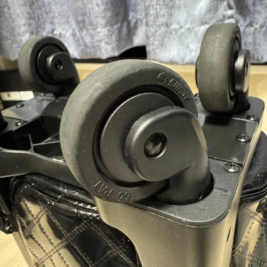 【美品】SWANY キャリーバッグ エナメル レディース