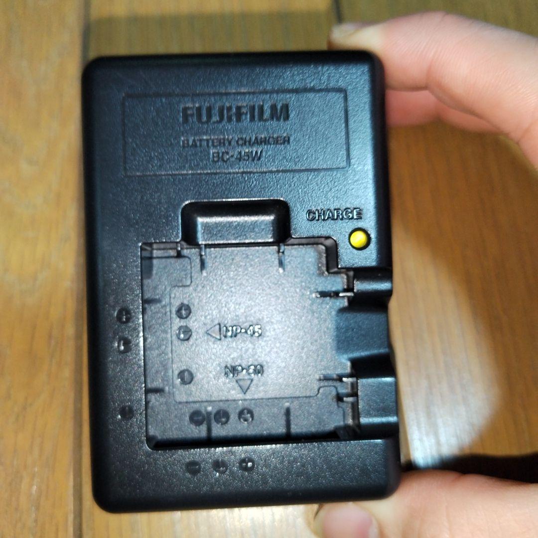 FUJIFILM FINEPIX F80 EXR 本体 バッテリー 充電器付き