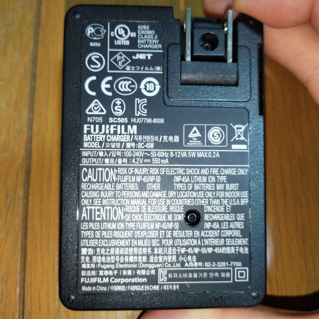 FUJIFILM FINEPIX F80 EXR 本体 バッテリー 充電器付き