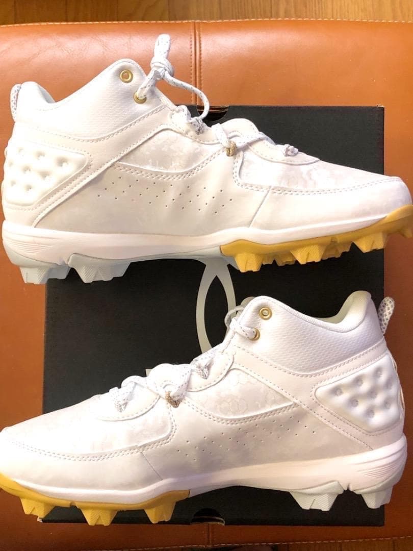 新品2026年USA国内限定アンダーアーマー野球ハーパー8MidRm30cm