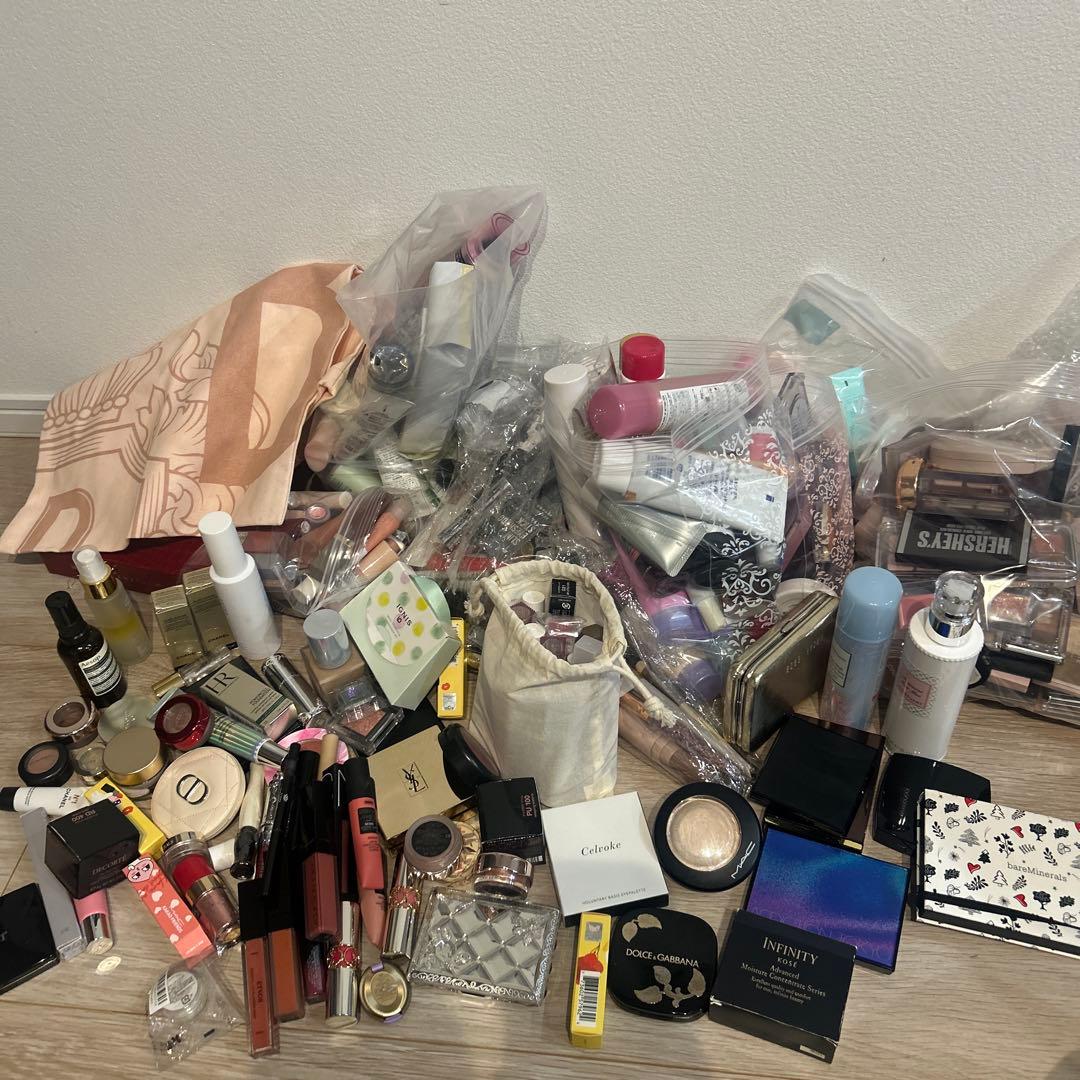 デパコス、プチプラまとめ売り　330点以上✨