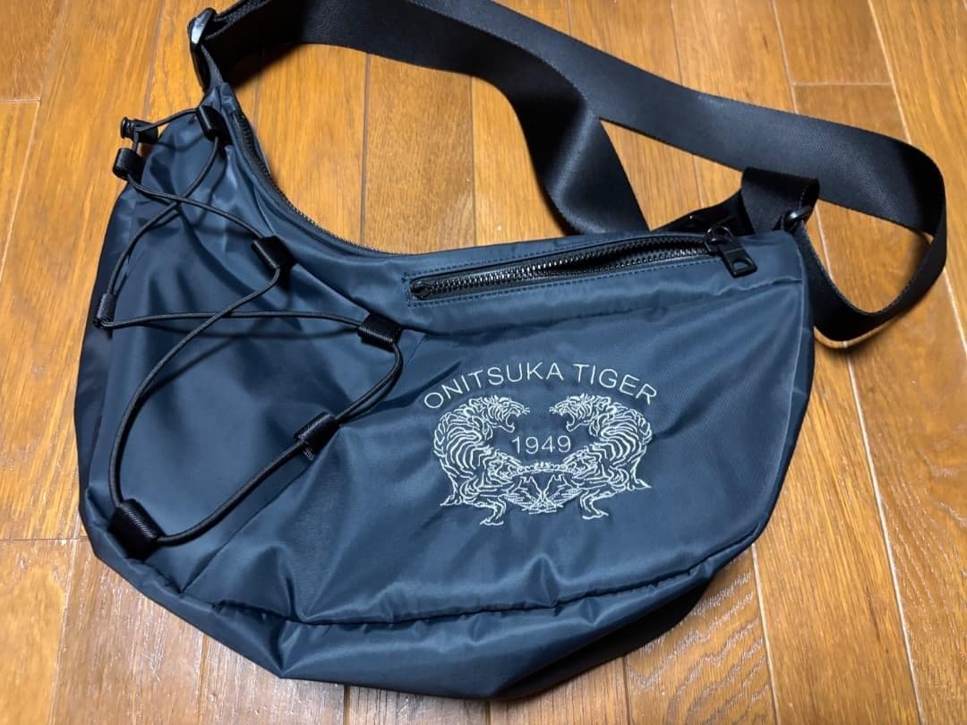 オニツカタイガー ネイビー ショルダーバッグ BEAMS CARHARTT
