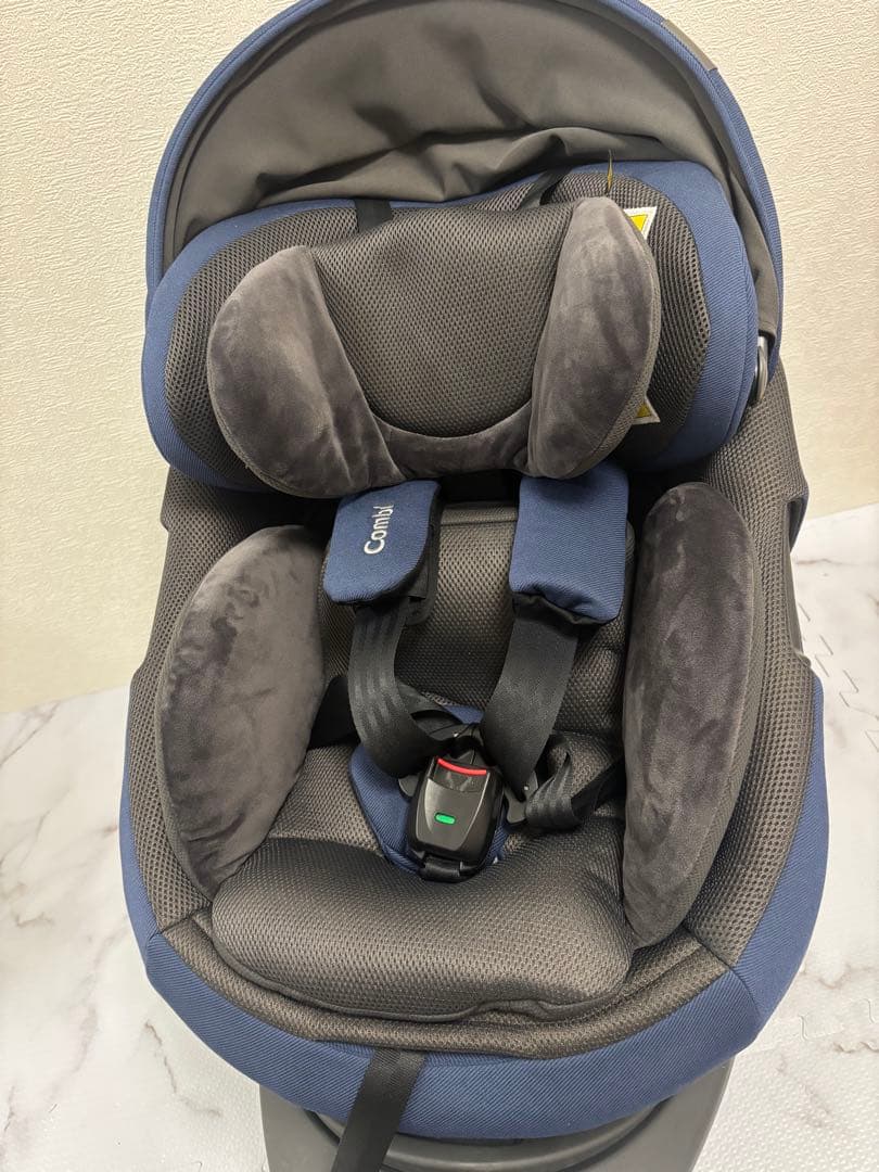 美品　コンビ　THE S ISOFIX　エッグショック　回転式　紺色