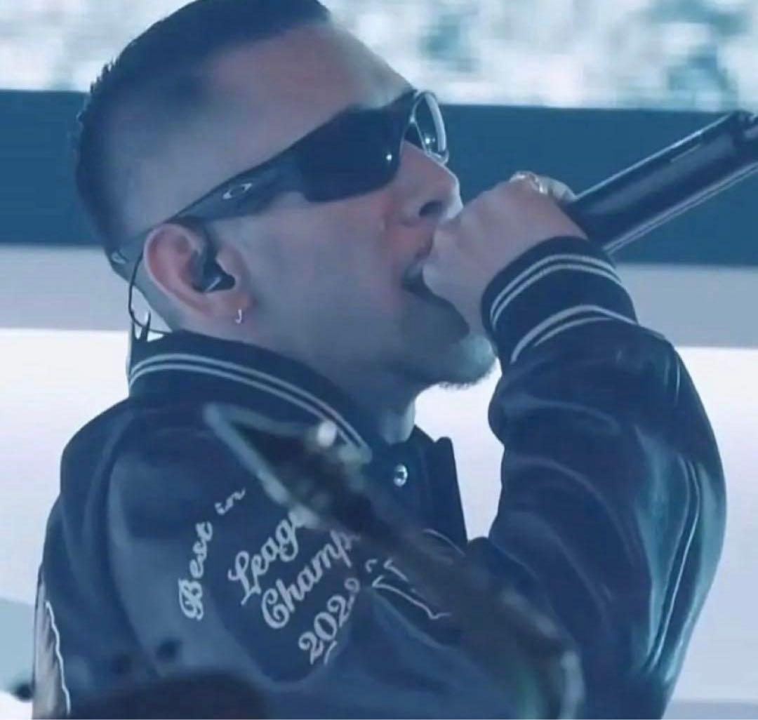 Oakley straight jacket サングラス io着用 オークリー - メルカリ