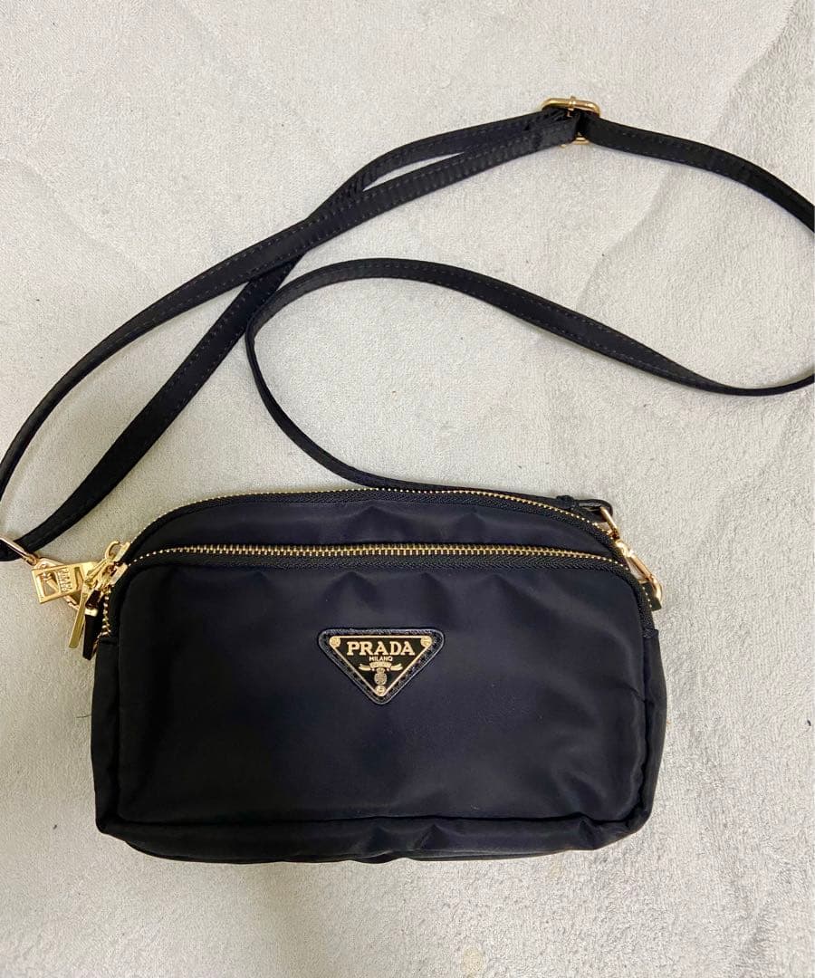 プラダ PRADA ノベルティ ミニショルダーバッグ 開封済み。未使用品