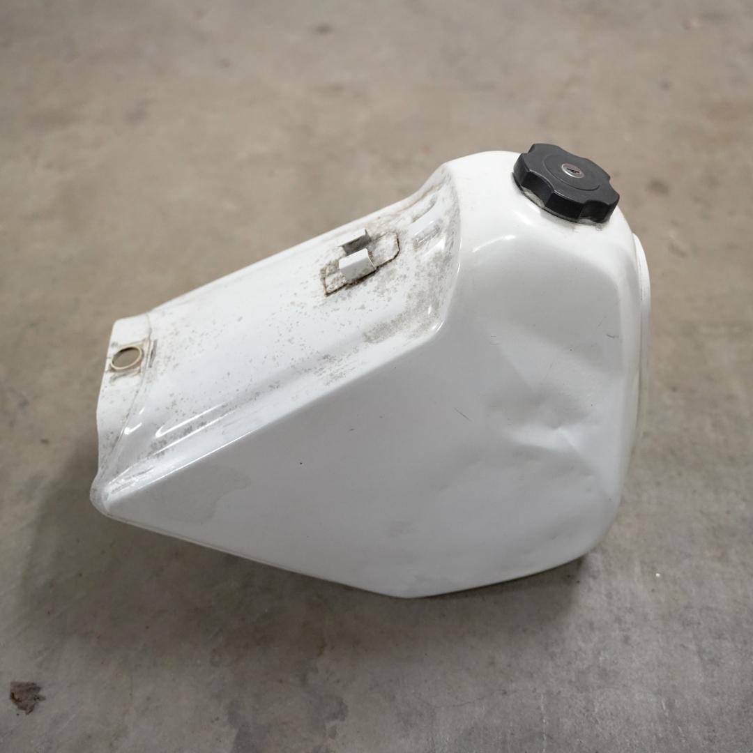 YAMAHA ヤマハ TT250R ガソリンタンク　無地　ホワイト　鍵付き