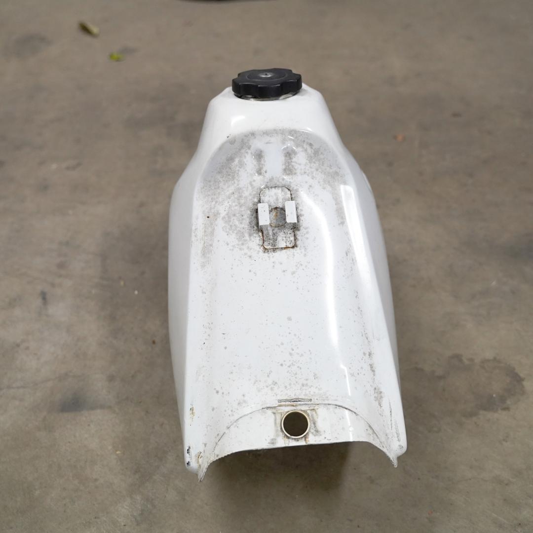 YAMAHA ヤマハ TT250R ガソリンタンク　無地　ホワイト　鍵付き