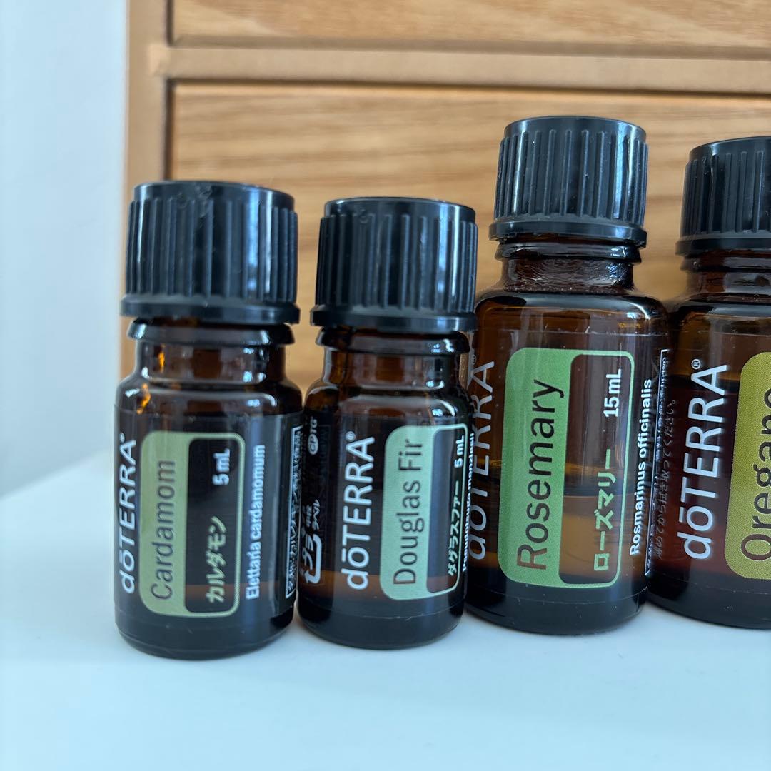 ふくふく出品です。doTERRA ディフューザーとオイル３本