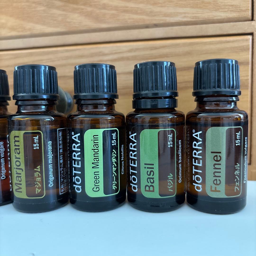 ふくふく出品です。doTERRA ディフューザーとオイル３本