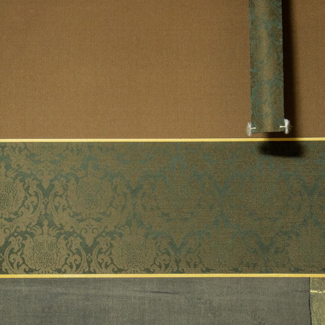 掛軸-1498　親鸞聖人像　熊皮御影　宇佐美松鶴堂　複製　総幅101センチの大幅