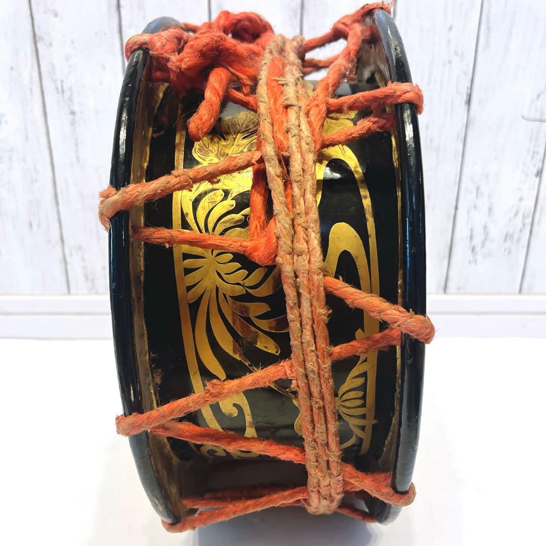 【希少】締め太鼓　蒔絵　和太鼓 34.5cm バチ付き　台座付属　和楽器　打楽器