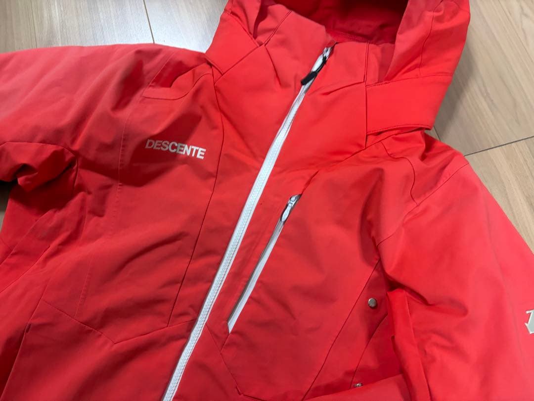 ★送料無料・美品★お洒落　デサント　スキーウエア SAJ デモ　技術選