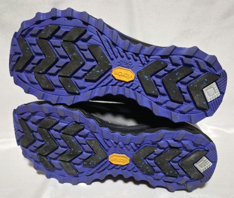 サッカニー Saucony RAZOR+　USA8.5　26.5cm