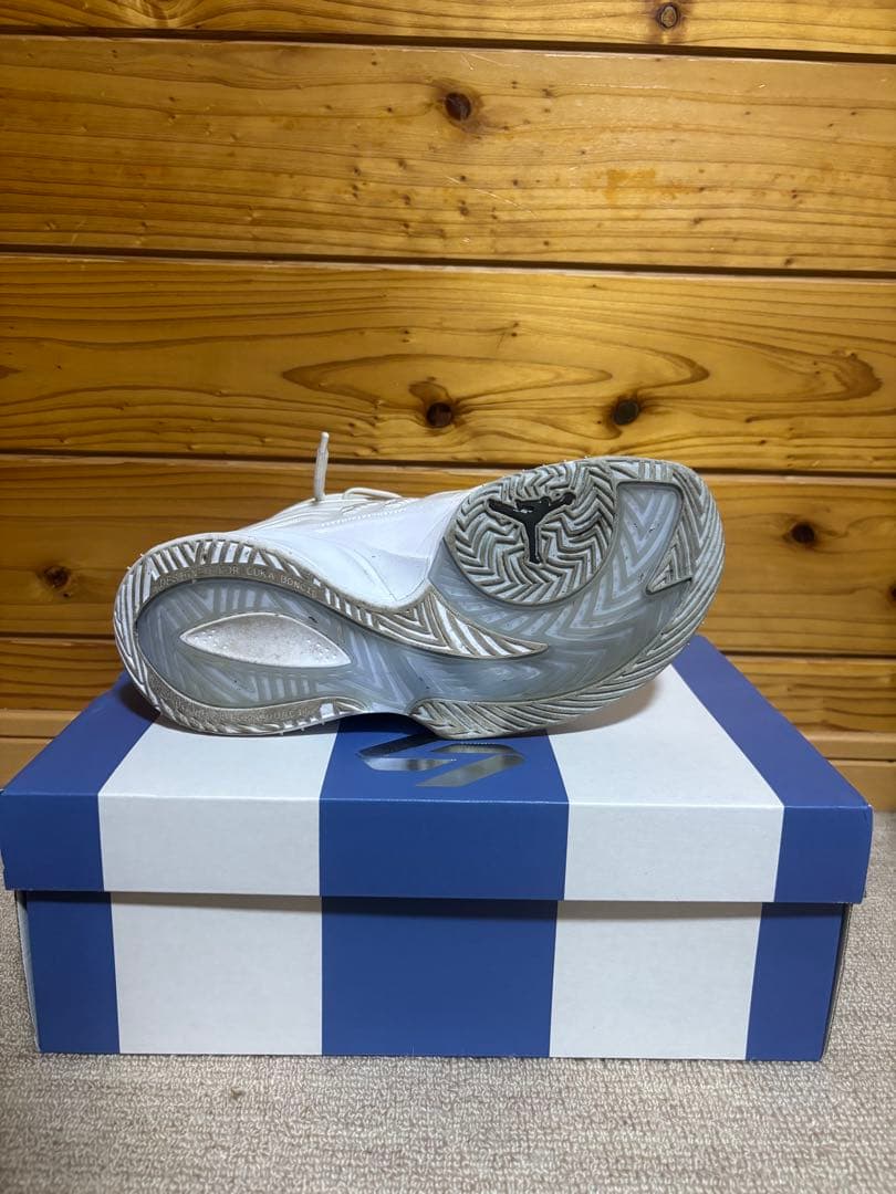 Jordan ホワイト バスケットシューズ