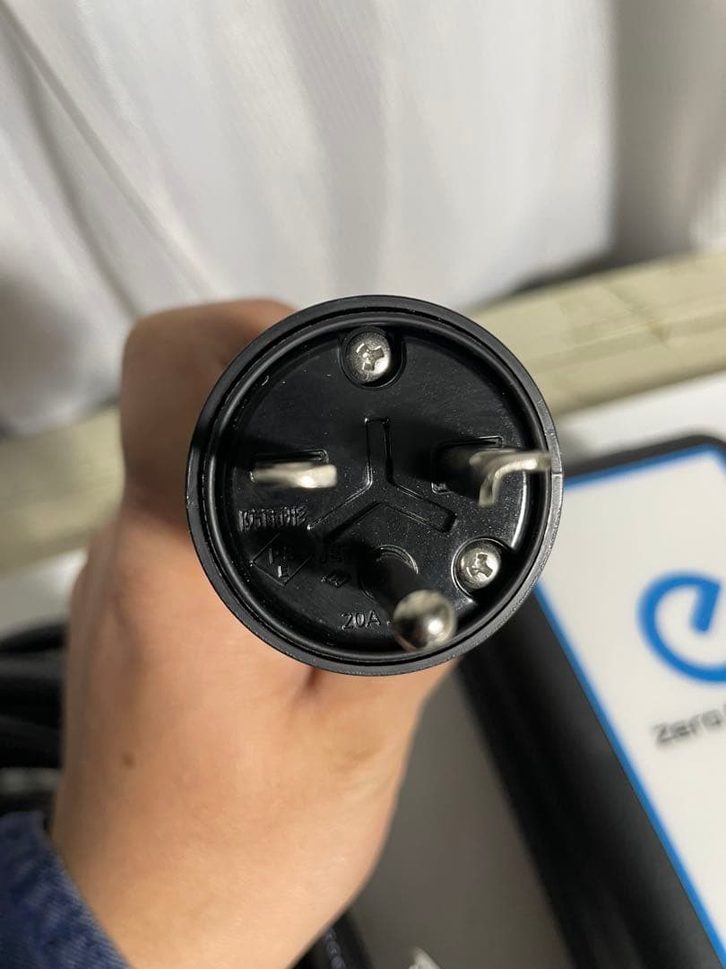 日産　リーフ　充電ケーブル 3NA1A