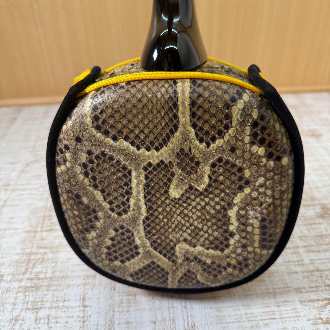 三線 本皮 本革 蛇皮 蛇革 三味線 琉球 沖縄　付属品多数