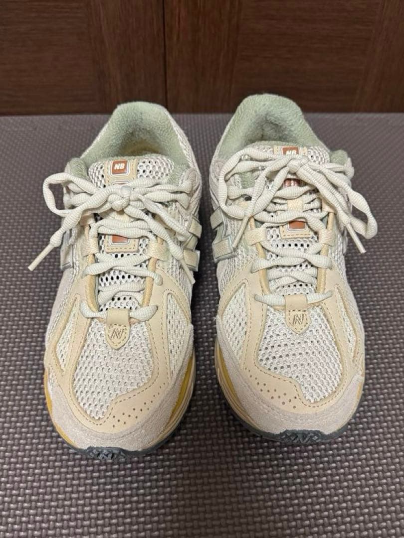 AURALEE × New Balance 1906R \"beige\"