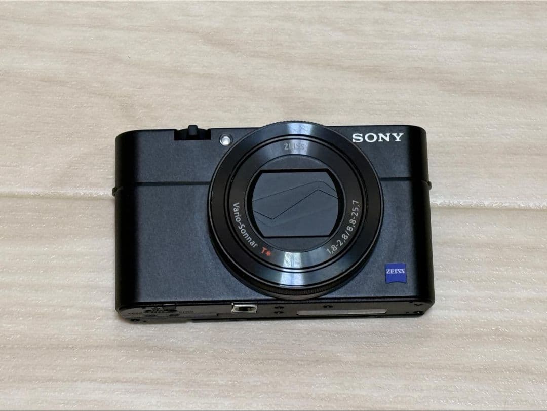 デジタルカメラ SONY Cyber-shot 4K R5 DSC-RX100M5A