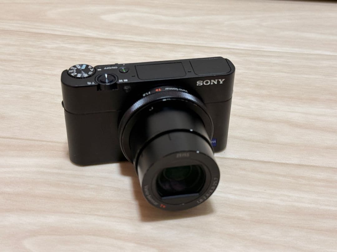 デジタルカメラ SONY Cyber-shot 4K R5 DSC-RX100M5A